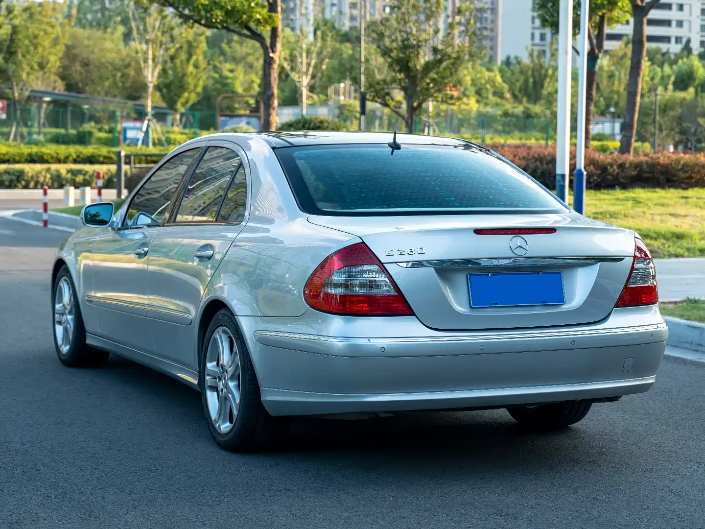 صورة 20 - Mercedes-Benz E-Class