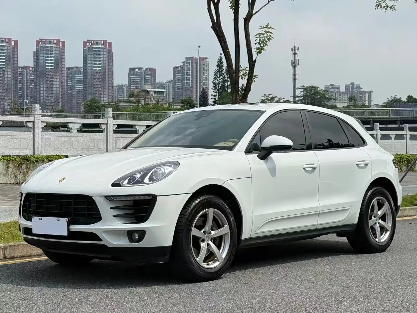 Фото 1 - Porsche Macan