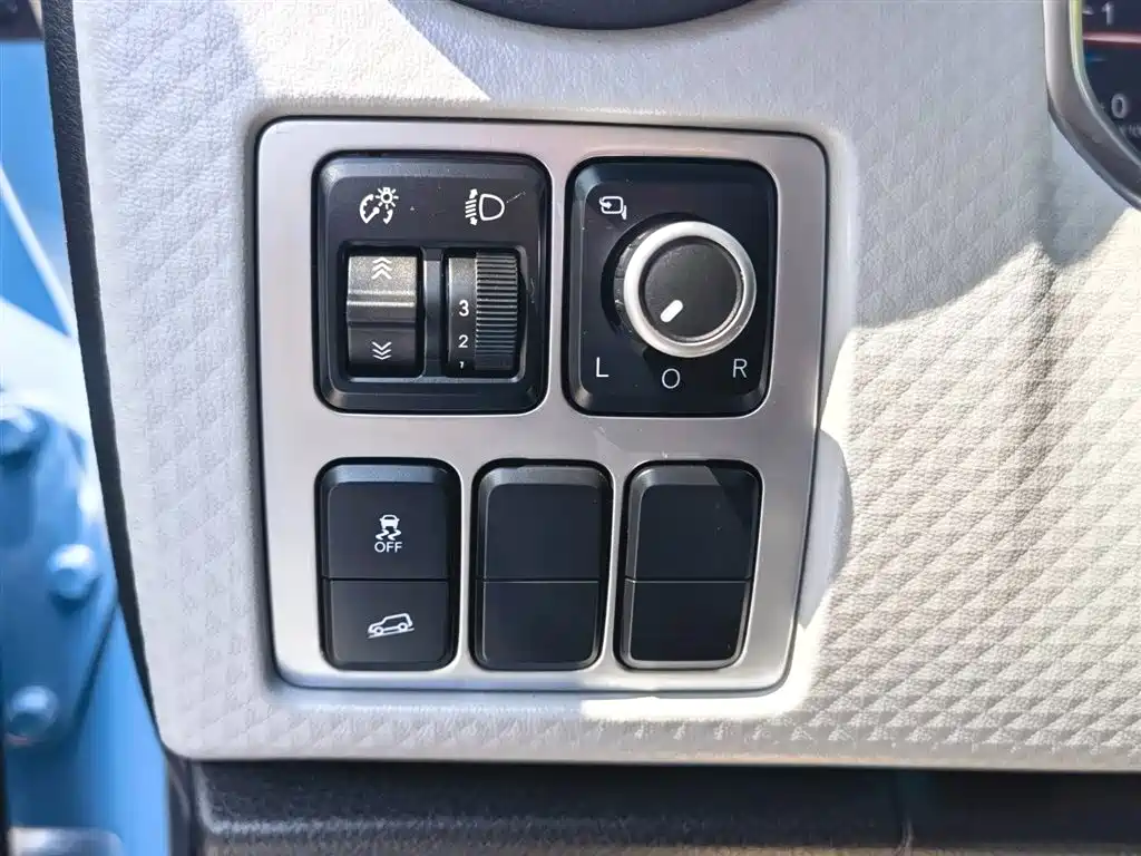 BAIC ORV Beijing Offroad BJ40 2023 2.0T Auto 4WD Urban Hunter Knight Edition фото 24