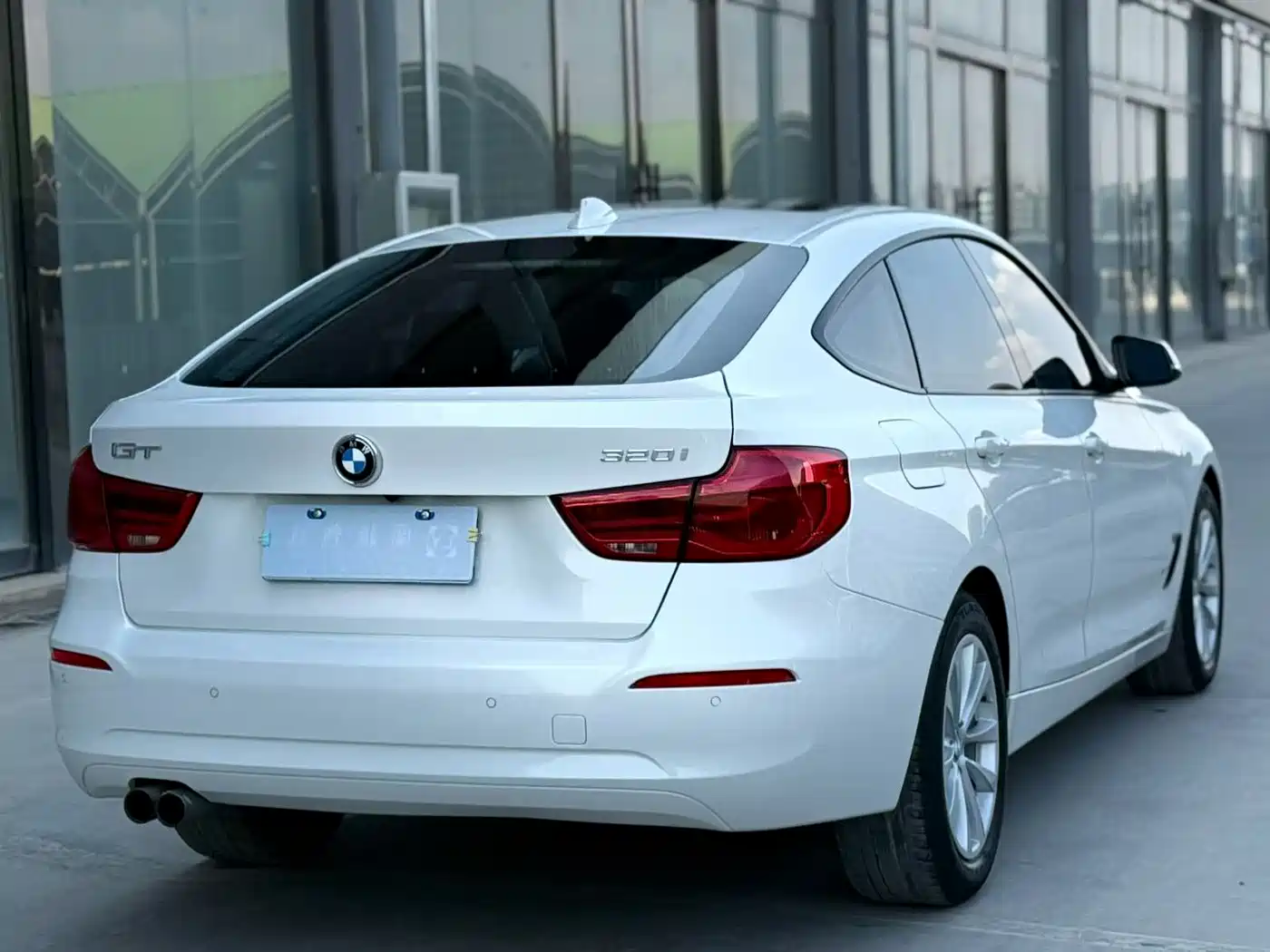 BMW 3 Series GT 2017 320i Fashion фото 6