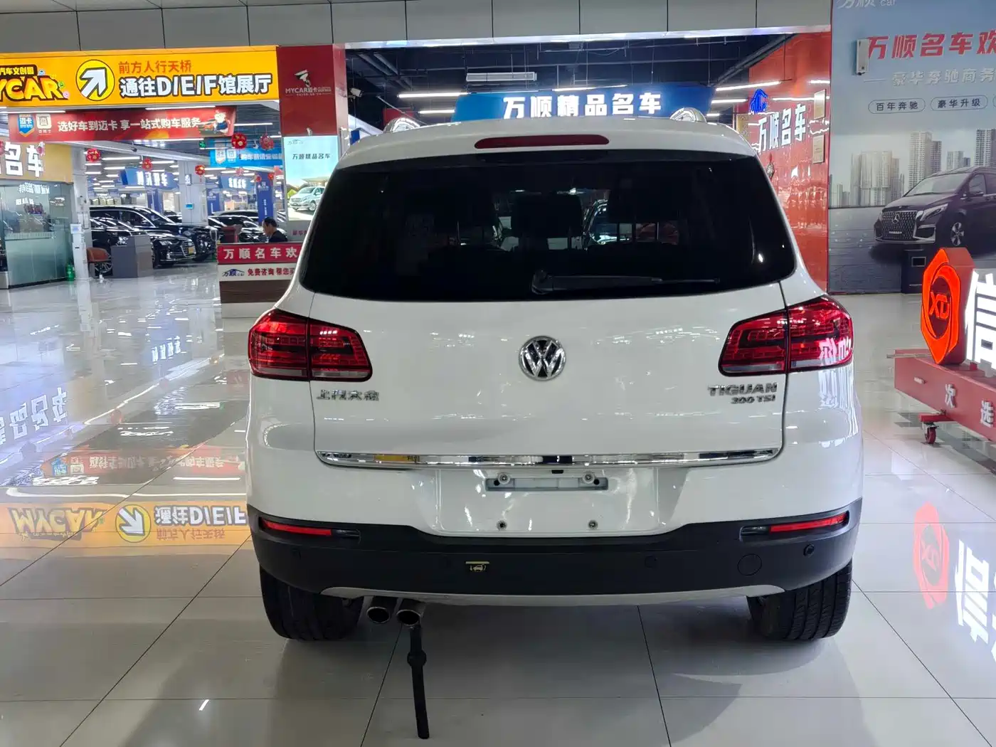 VOLKSWAGEN TIGUAN