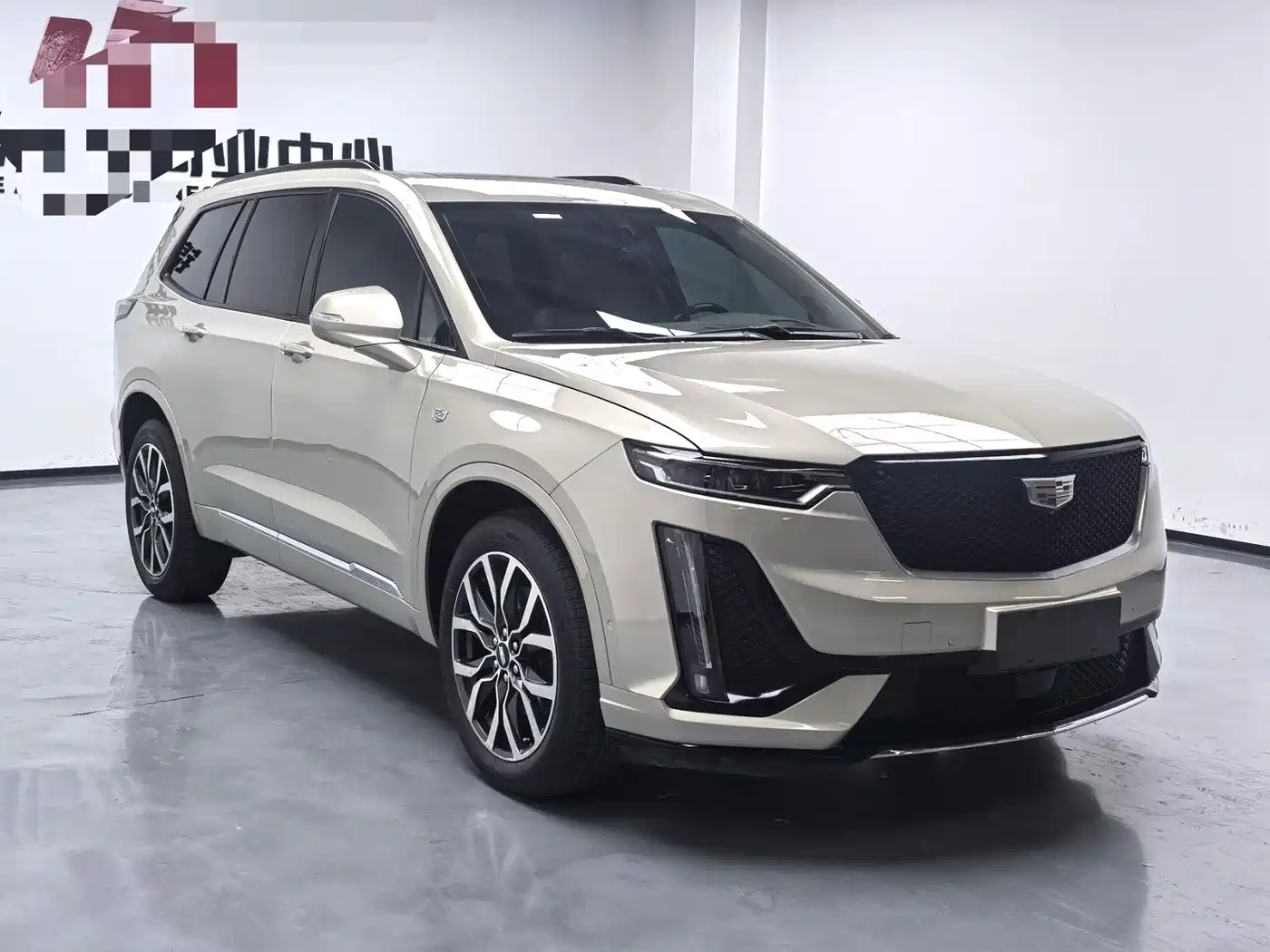 CADILLAC XT6