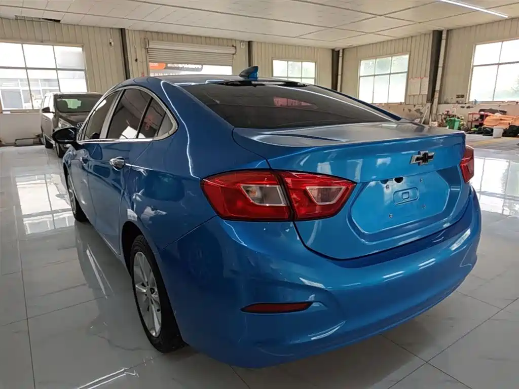 Chevrolet Cruze 2017 1.5L Automatic Pioneer Sunroof фото 5