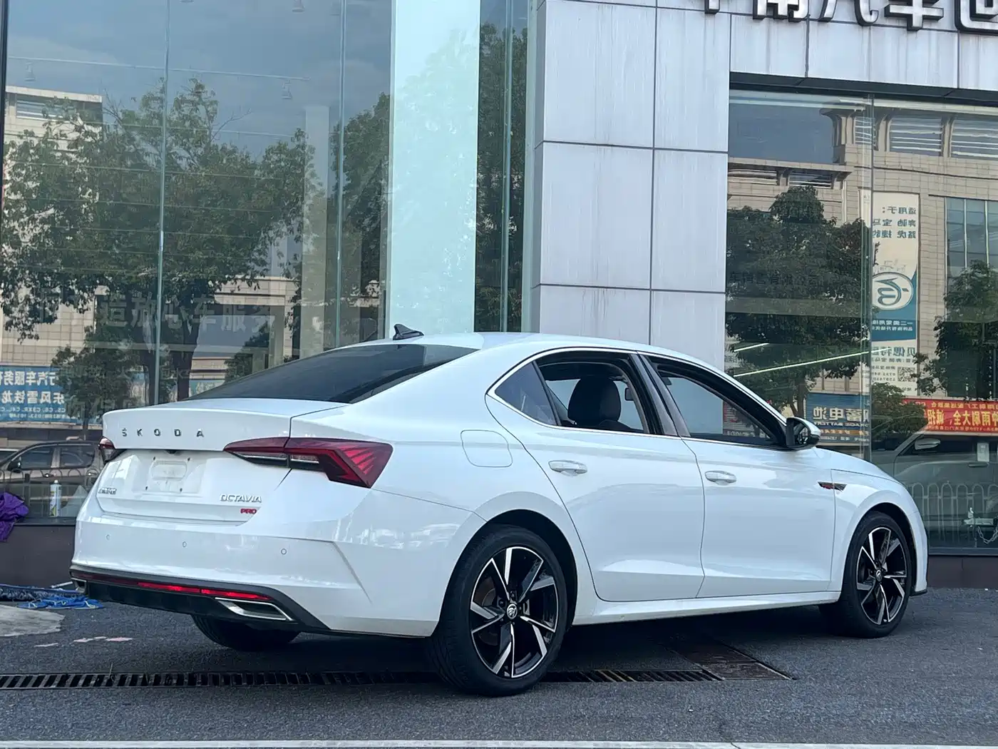 Škoda Octavia 2024 2023 Facelift PRO TSI280 Premium Edition