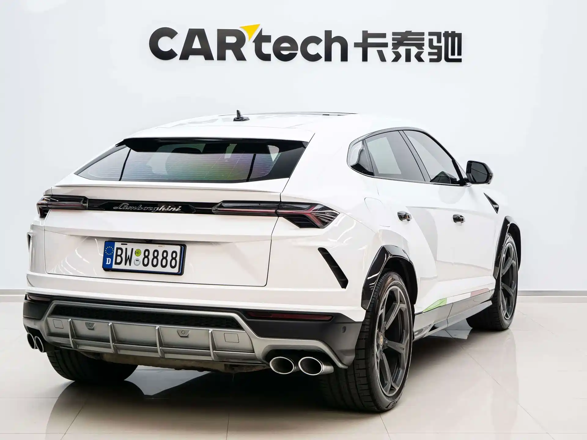 Фото 4 - Lamborghini Urus