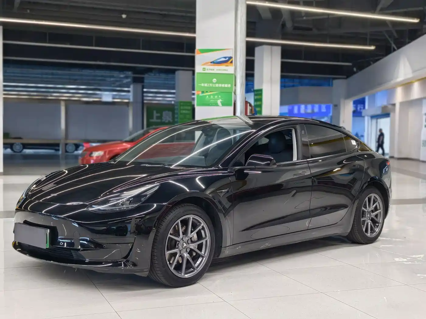 Фото 1 - Tesla Model 3