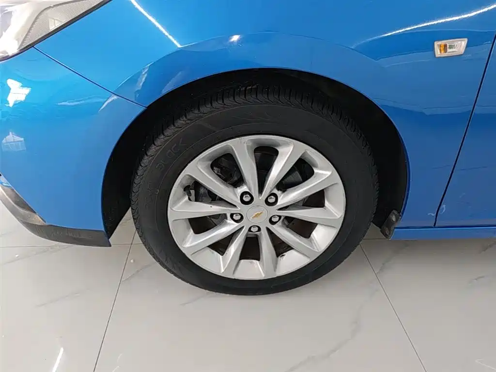 Chevrolet Cruze 2017 1.5L Automatic Pioneer Sunroof фото 23