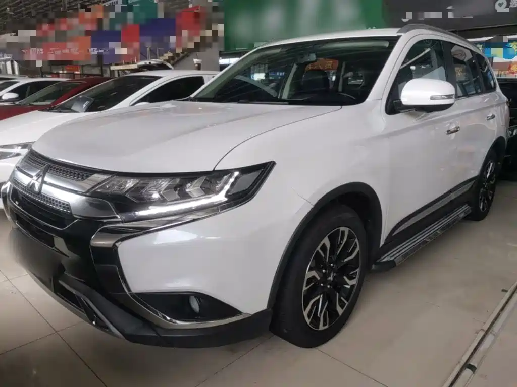 Фото 2 - Mitsubishi Outlander