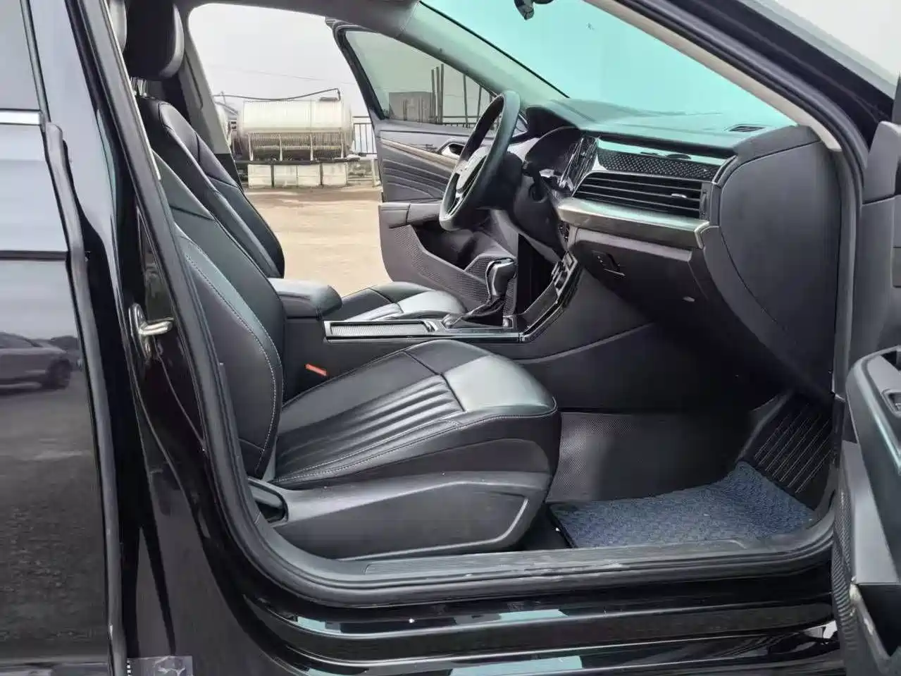 Volkswagen Passat 2022 280TSI Business Edition фото 8