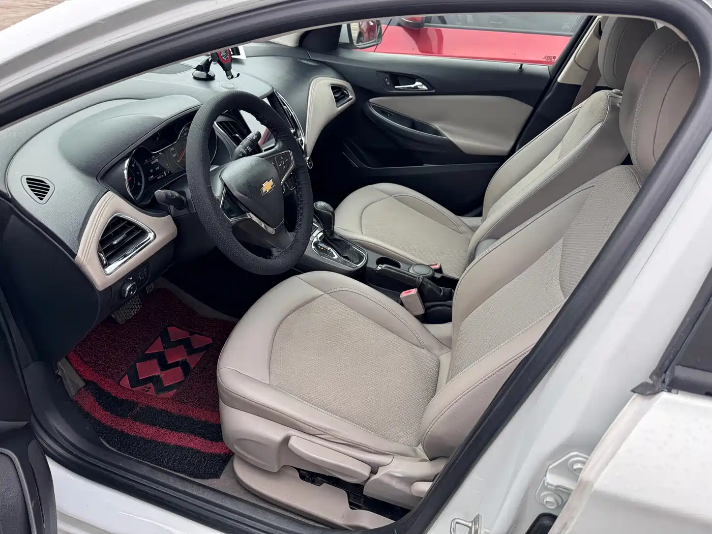 Chevrolet Cruze 2015 1.5L Automatic Luxury Edition фото 10