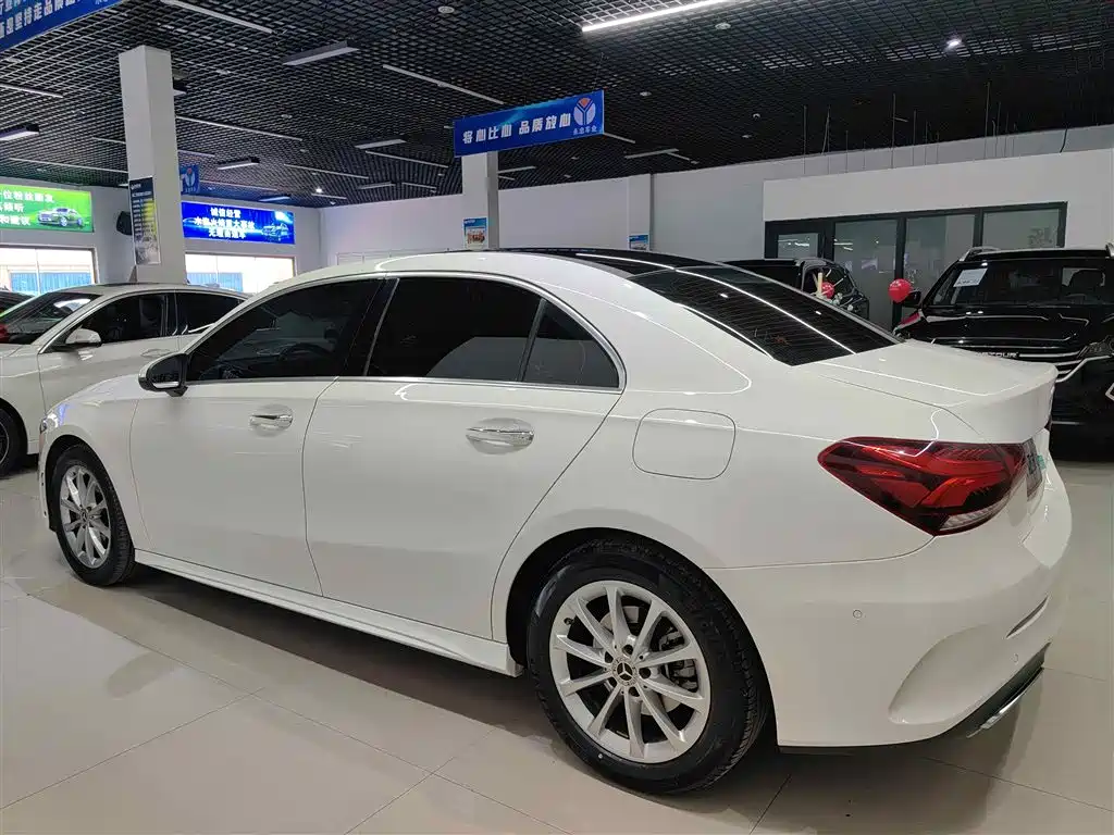 Mercedes-Benz A-Class 2022 A 200 L Sport Sedan Dynamic фото 4