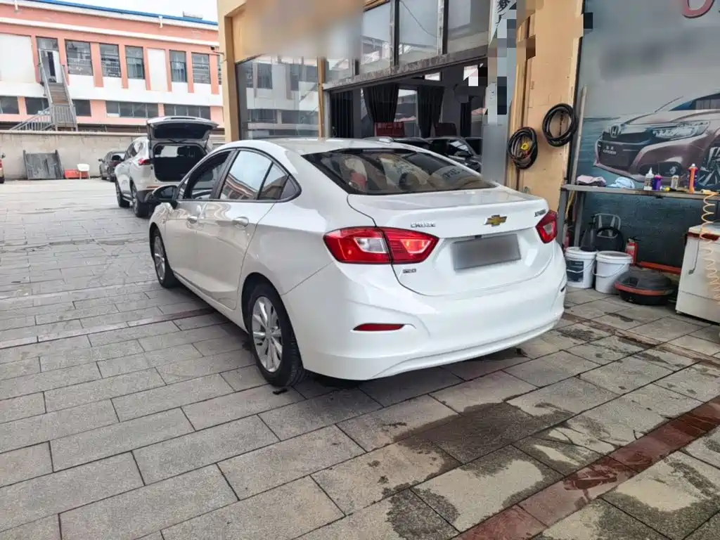 Chevrolet Cruze 2018 2018 320 Automatic Pioneer Sunroof Edition