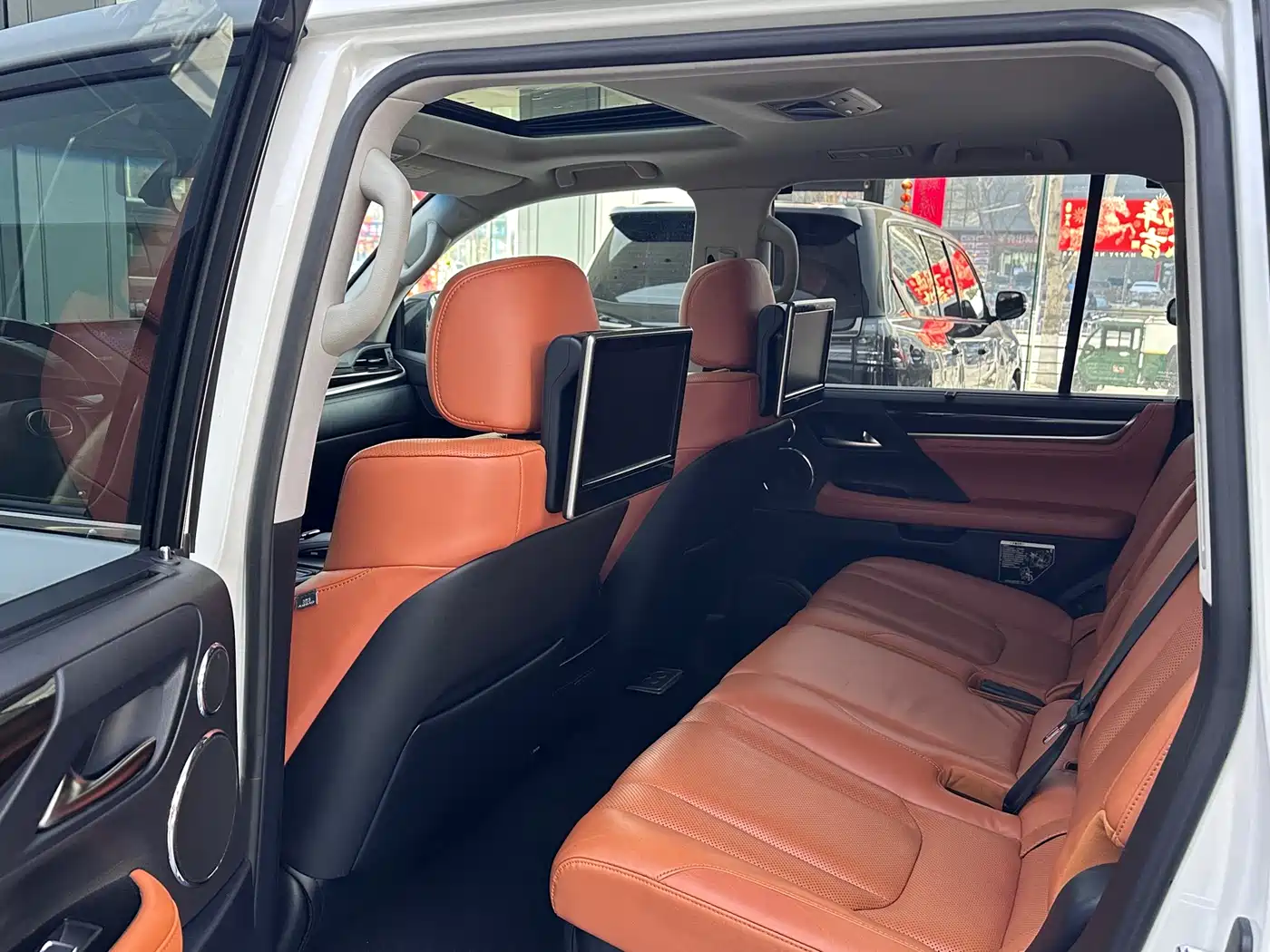 Lexus LX 2017 570 Peak Special Limited Edition фото 5