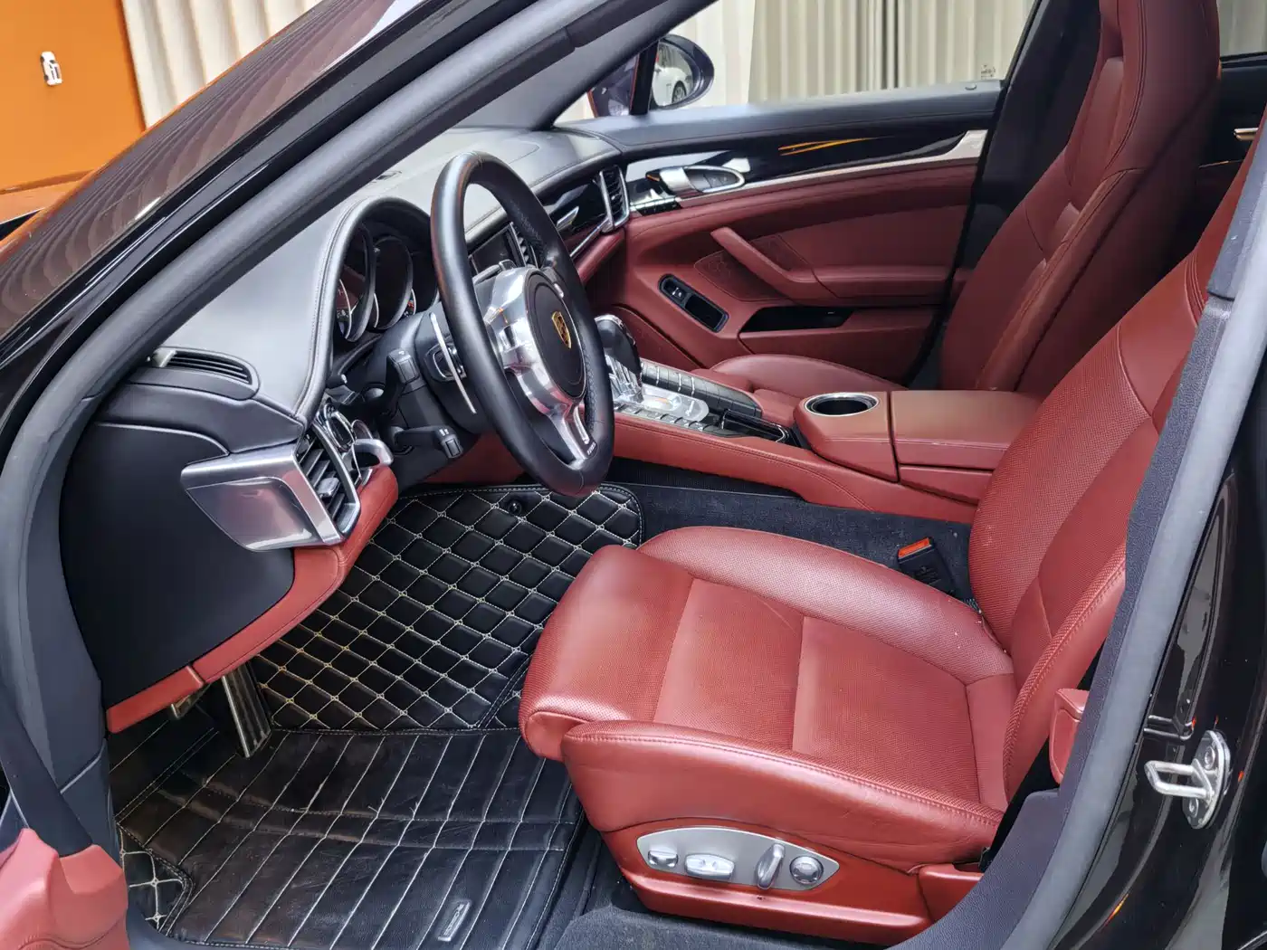 Porsche Panamera 2016 Panamera Edition 3.0T фото 22