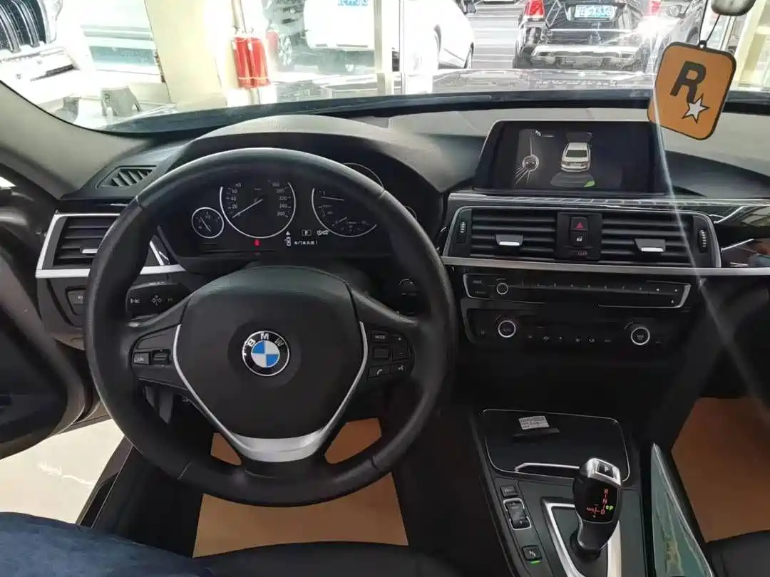 BMW 3 Series 2016 320i Fashion Model фото 9