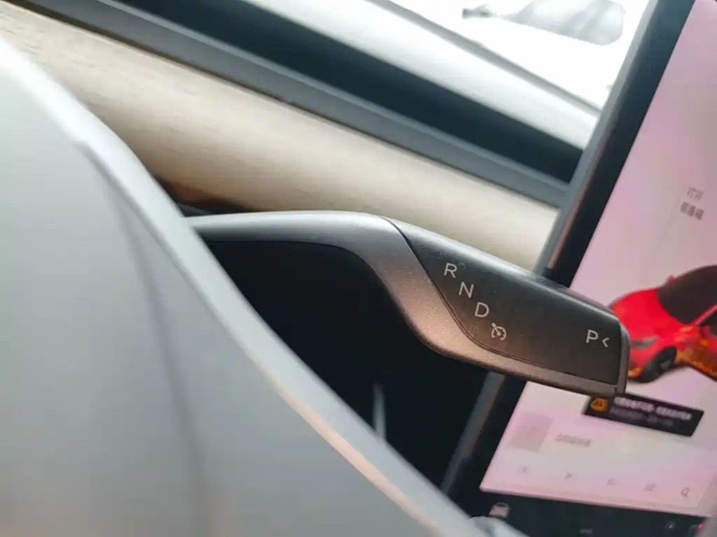 Фото 14 - Tesla Model 3