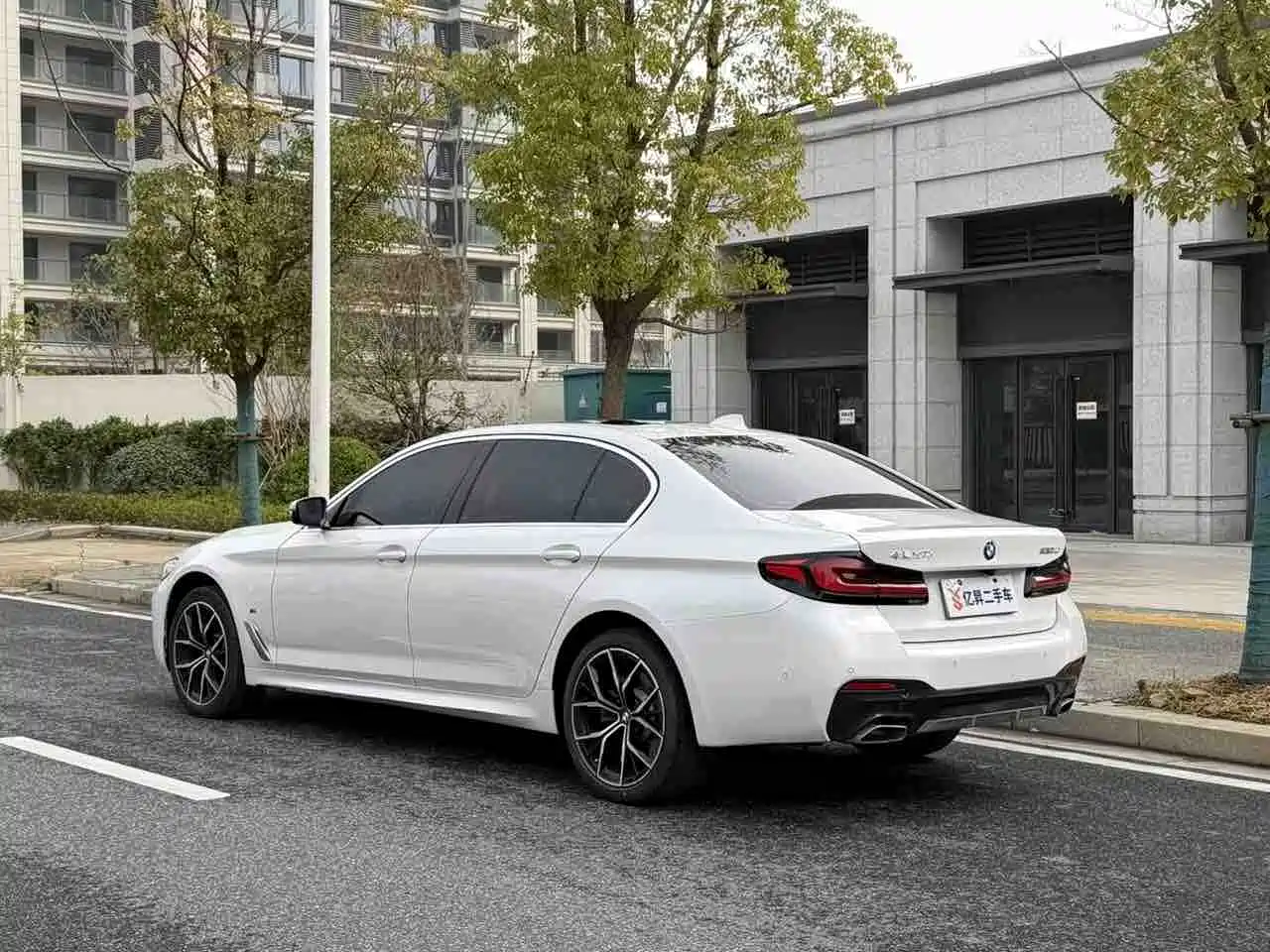 BMW 5 SERIES