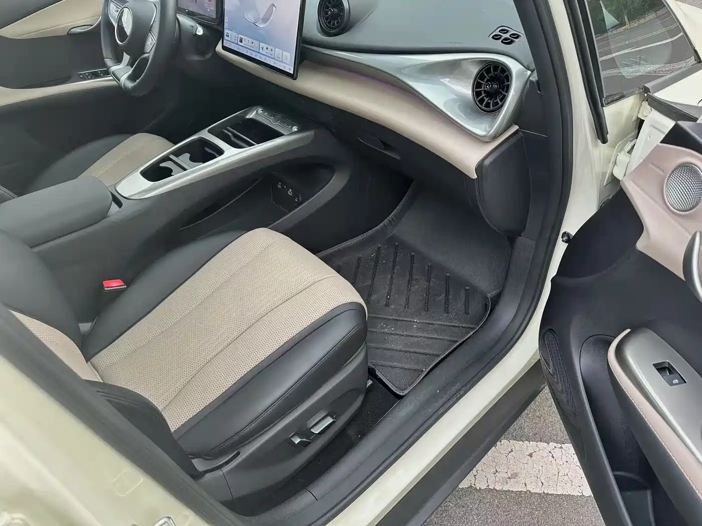 BYD Dolphin 2025 Smart Drive Edition 410km Fashion Version фото 13