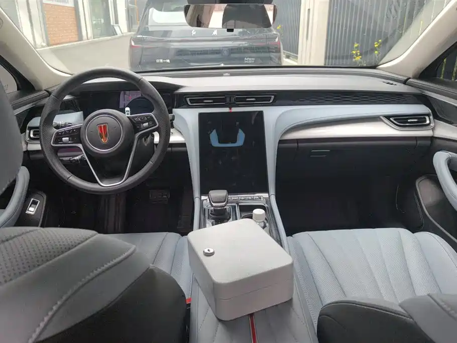 Hongqi H5 PHEV 2025 170 Super Hybrid Edition фото 12