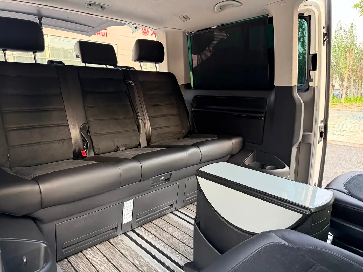 Volkswagen Multivan 2018 2.0TSI 4WD Premium Edition 7-Seater фото 19