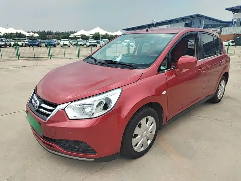 Venucia R50 2017 2015 1.6L Automatic Fashion Edition