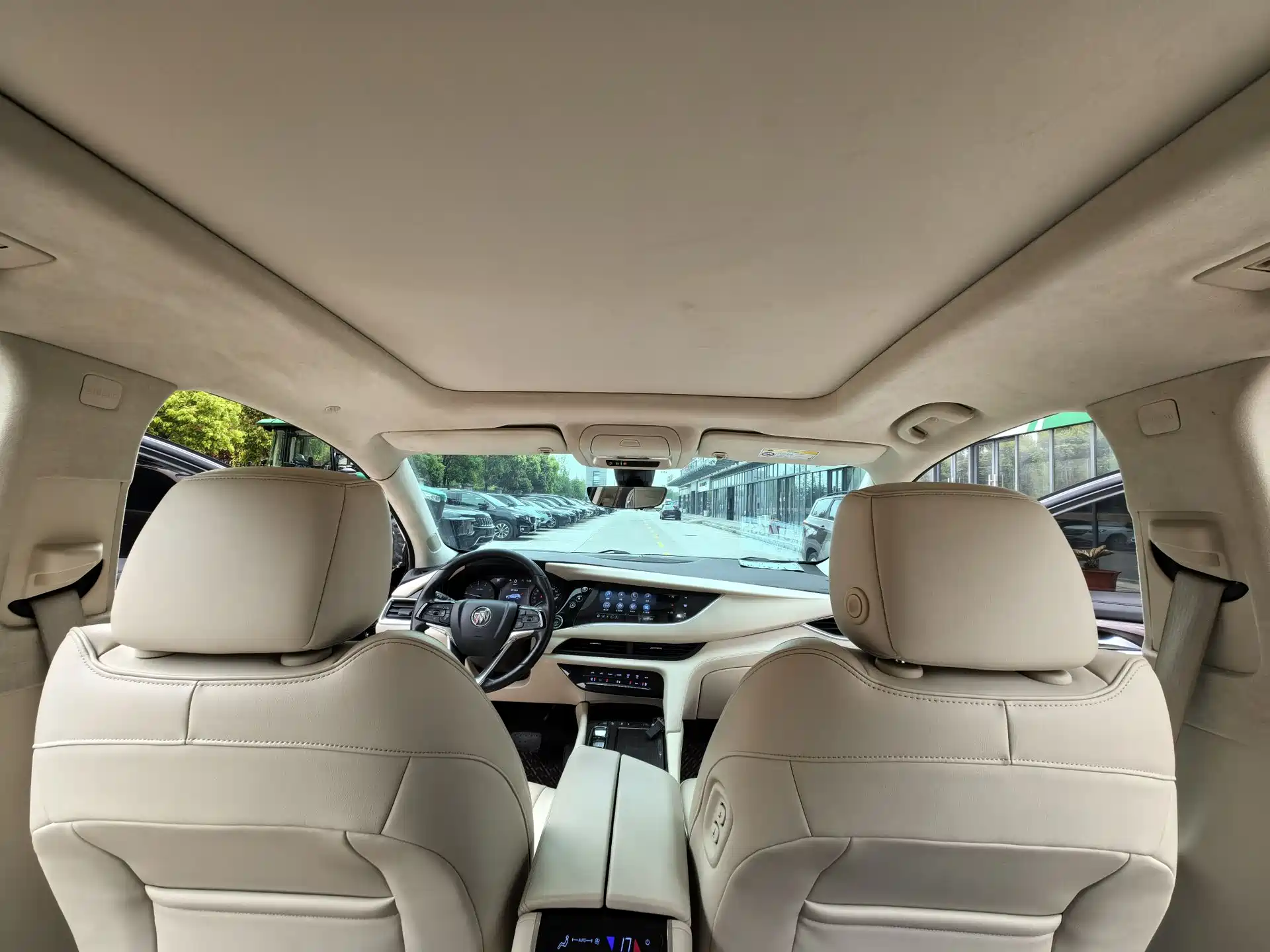 Фото 23 - Buick Enclave