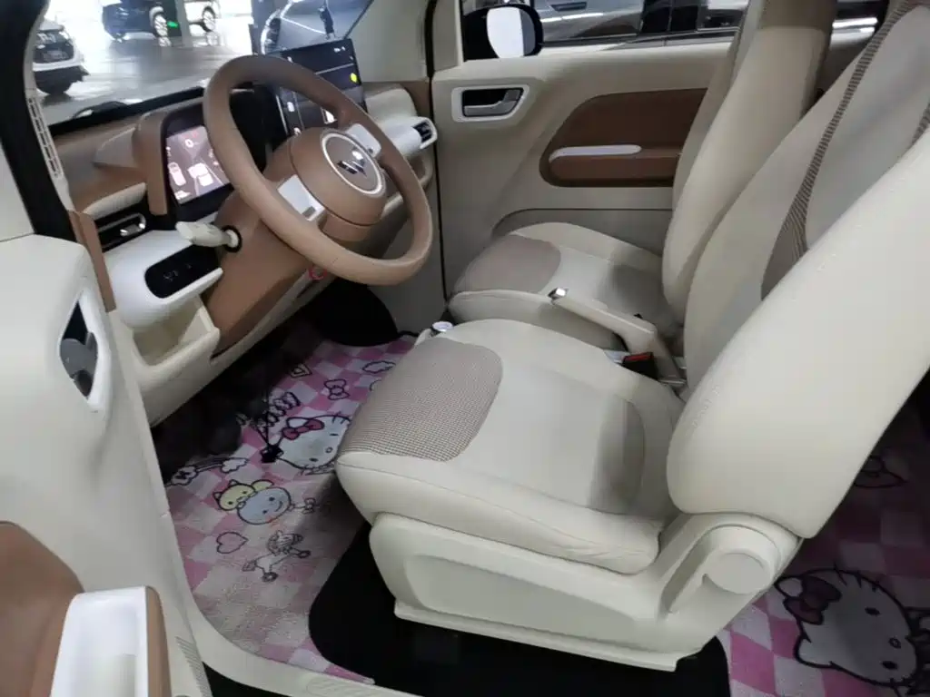 Фото 15 - Wuling Motors Hongguang MINIEV