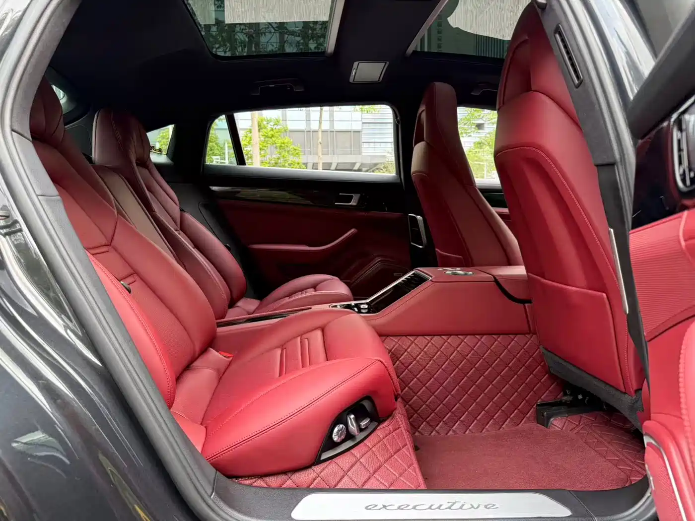 Porsche Panamera 2017 Panamera Executive Long Wheelbase 3.0T фото 17