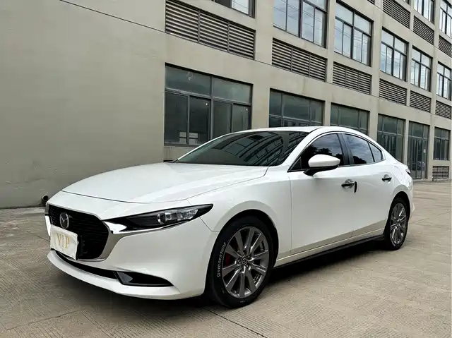 Mazda 3 Axela 2022