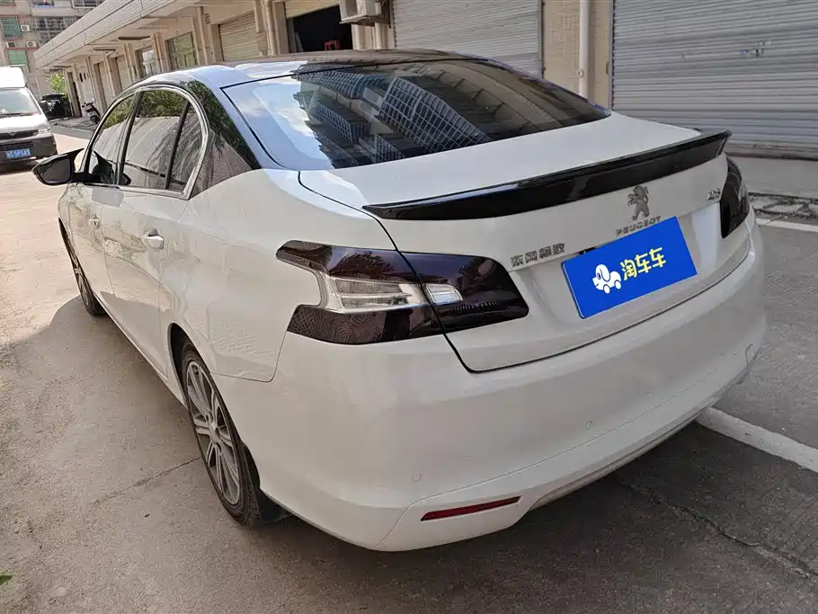 Peugeot 408 2015 Model 1.2T Automatic Luxury Edition фото 4