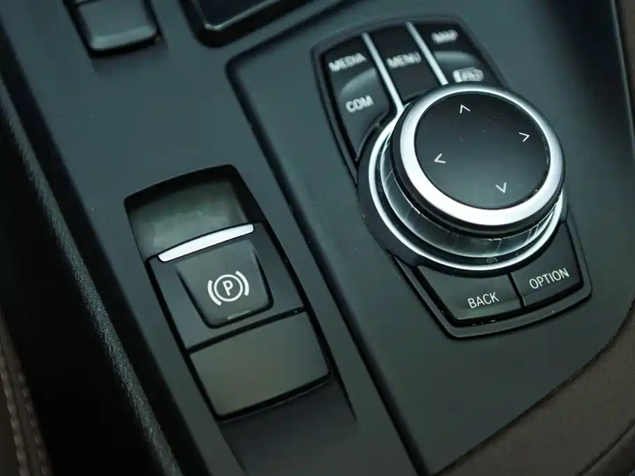 BMW X1 2022 sDrive20Li Fashion фото 17