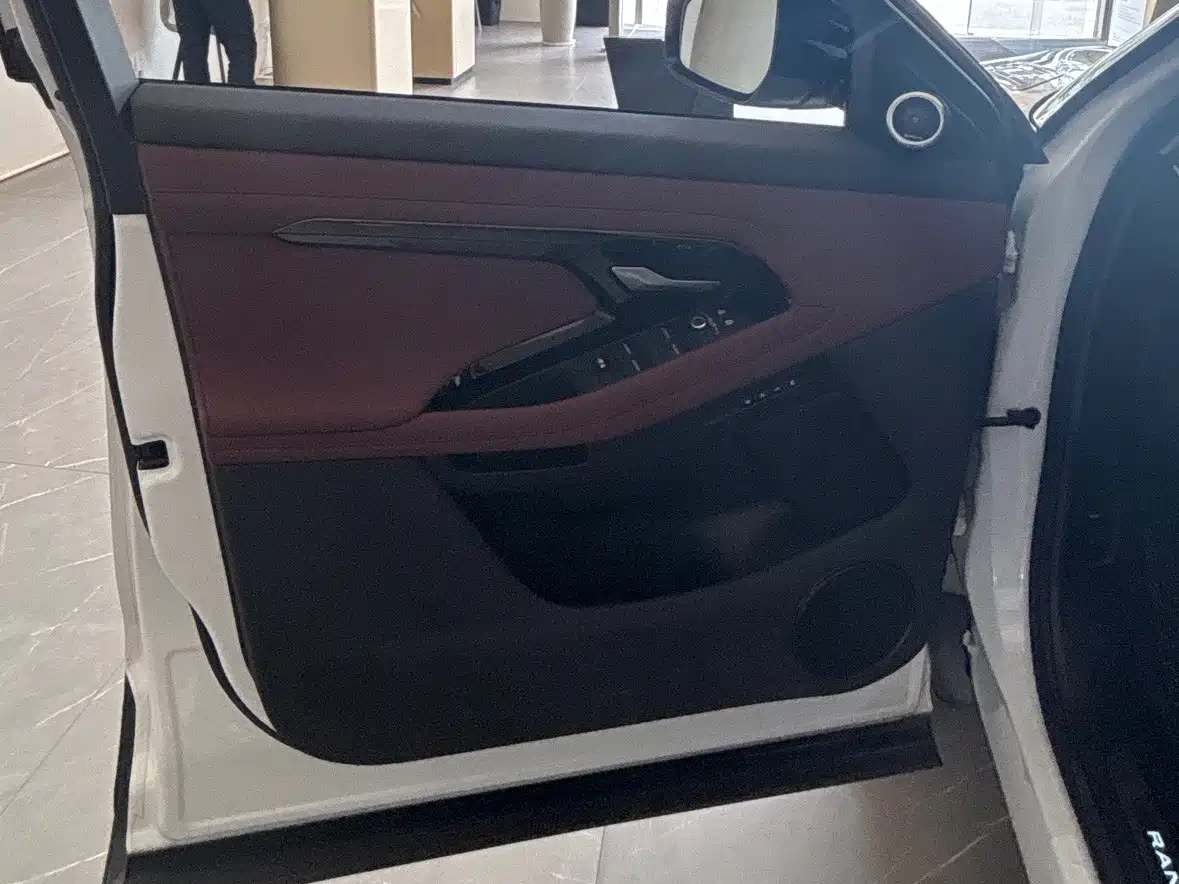 Land Rover Range Rover Evoque 2025 2024 Range Rover Evoque L 249PS Light Master Edition