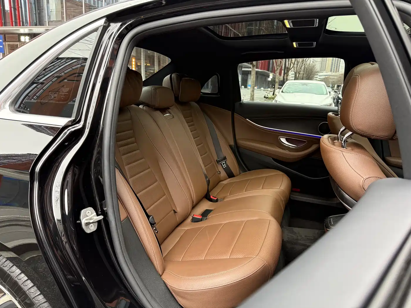 Mercedes-Benz E-Class 2021 E 300 L Sport Fashion фото 13