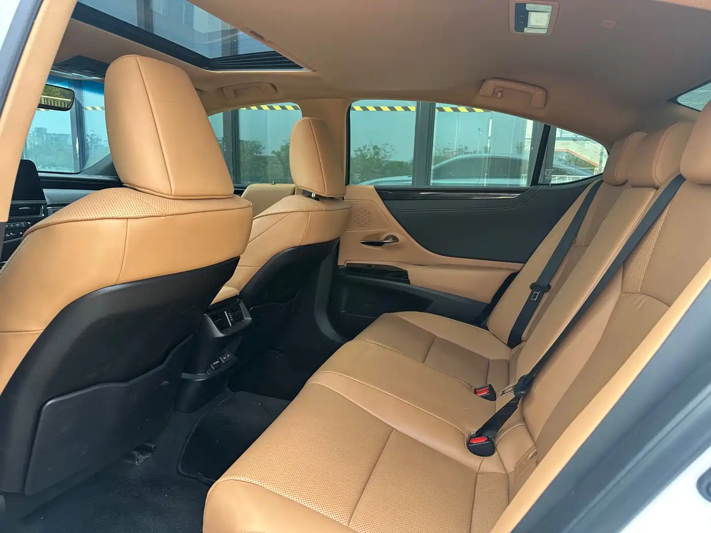Lexus ES 2022 200 Excellence Edition фото 5