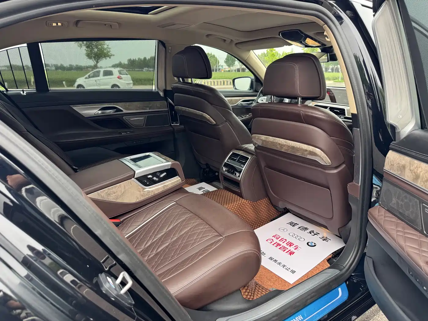 BMW 7 Series 2019 740Li Leading Luxury Package фото 14