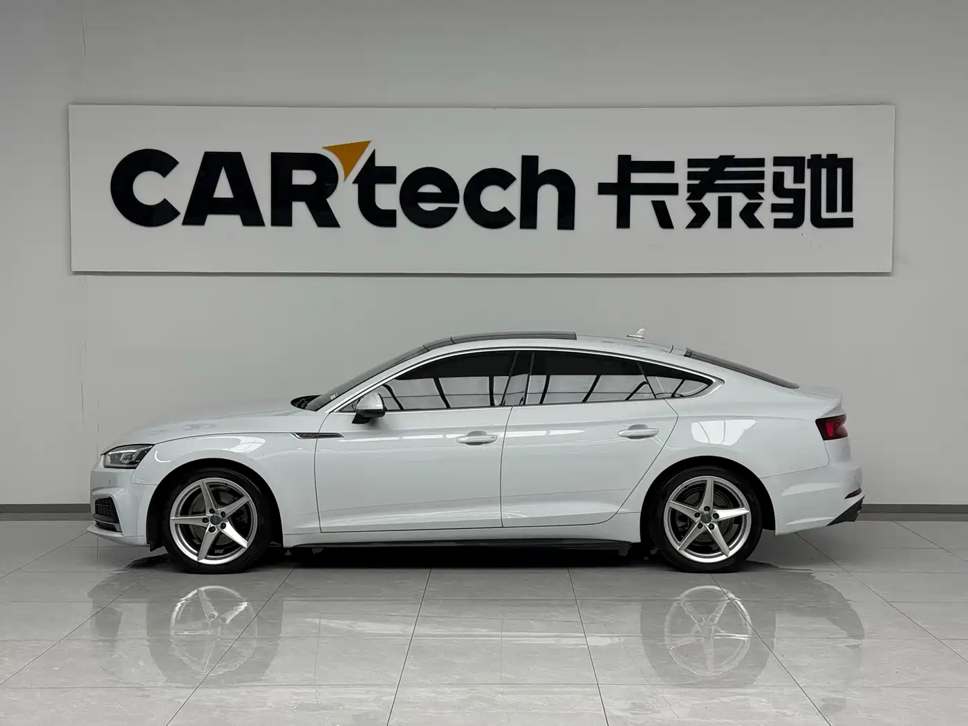 Audi A5 (Import) 2019 Sportback 40 TFSI Fashion фото 3
