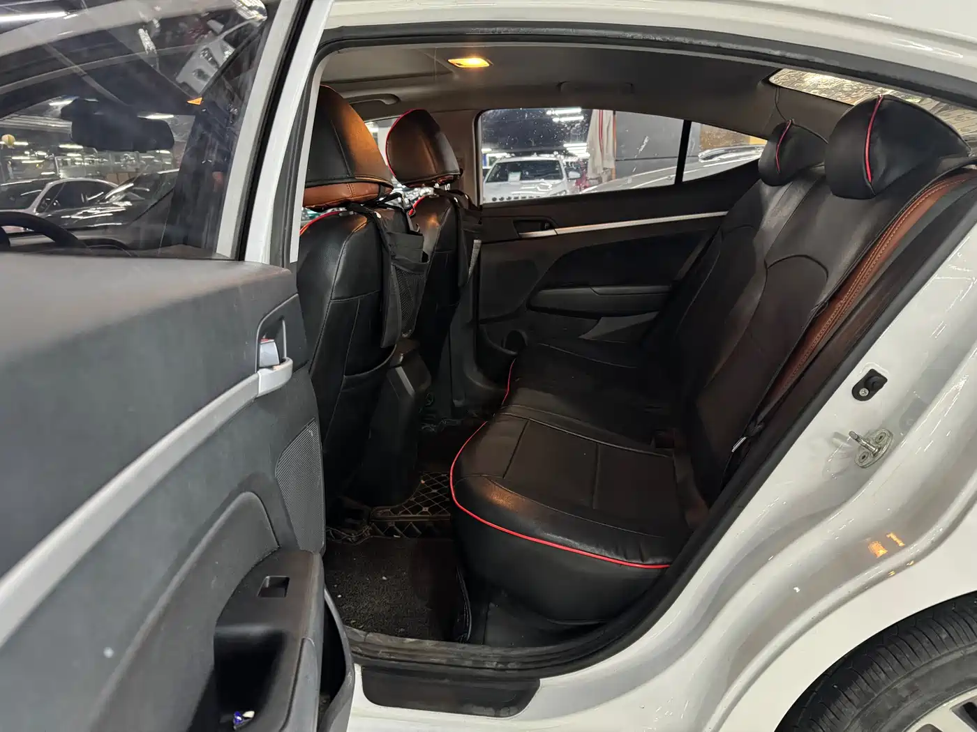 Hyundai Elantra 2016 Model 1.6L Automatic Smart Elite фото 4