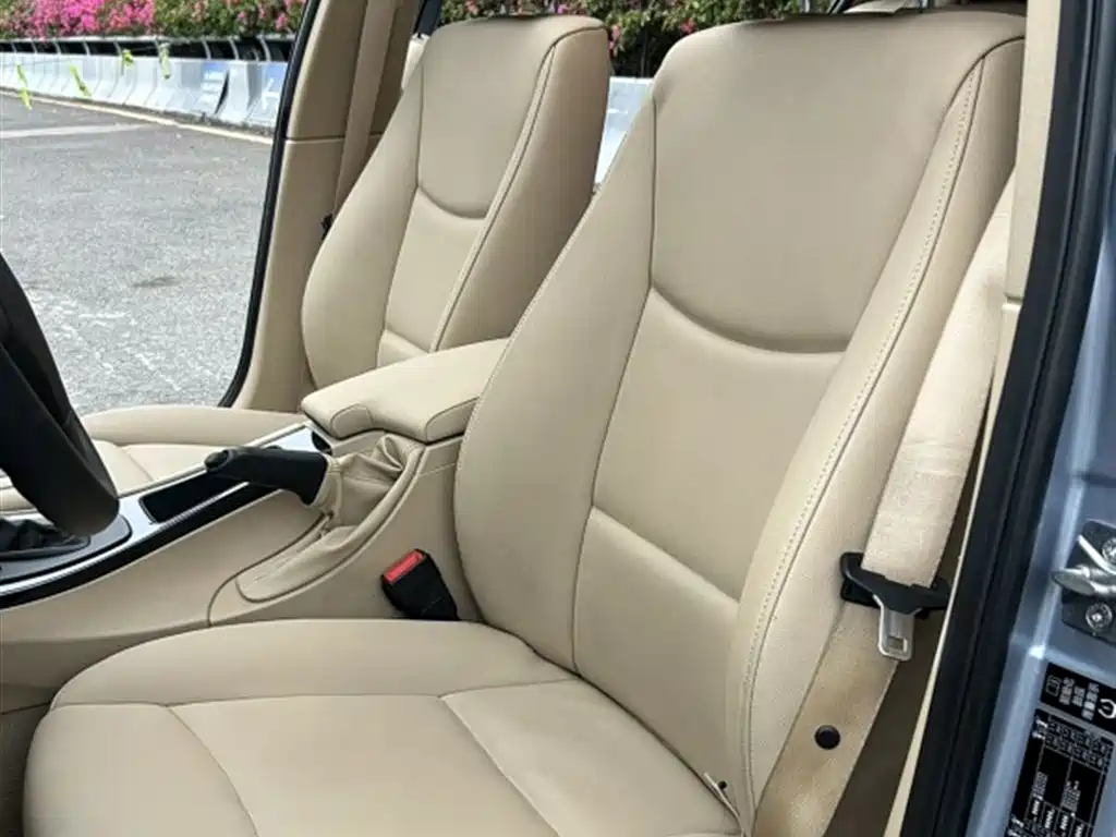 BMW 3 Series (Import) 2012 318i Leading фото 10