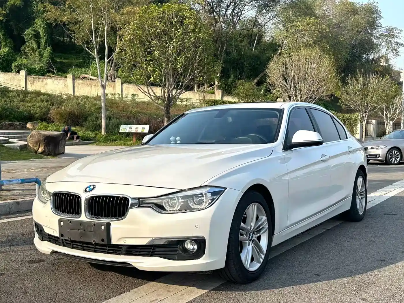 BMW 3 Series 2016 320Li Fashion Model