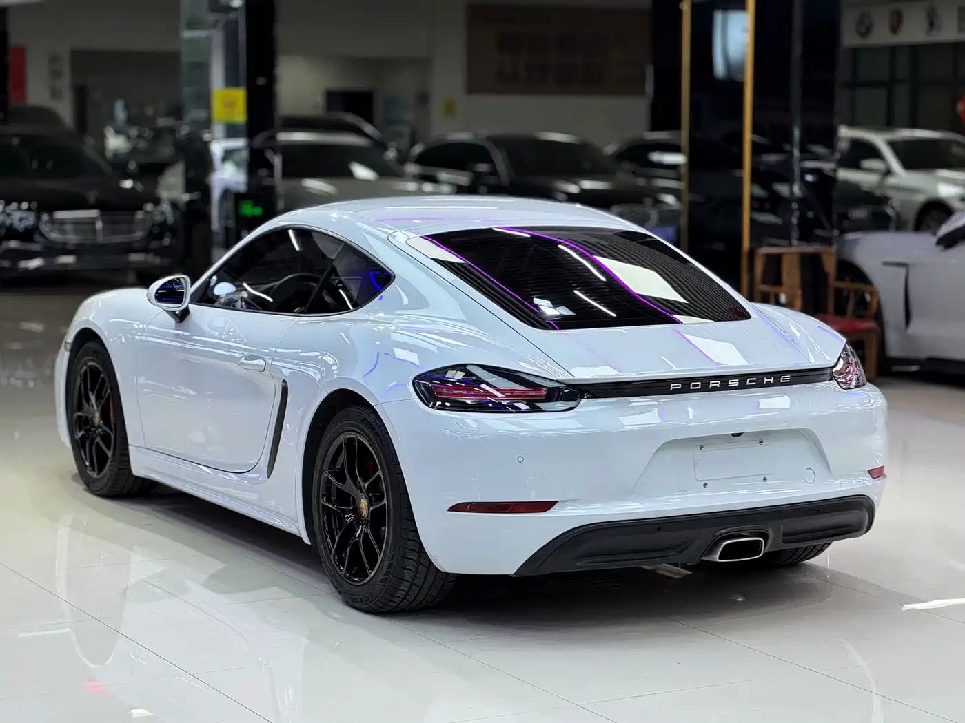 Porsche 718 2018 Cayman 2.0T фото 12