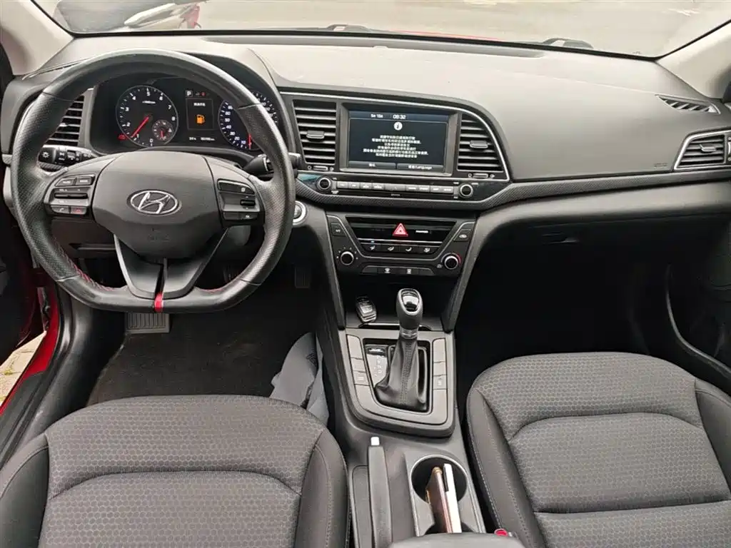 Hyundai Elantra 2018 1.4T DCT Dynamic·Vitality Model фото 10