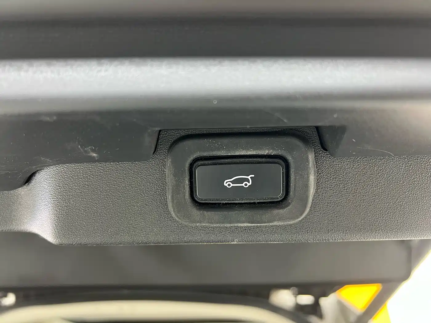 Land Rover Discovery 2023 360PS R-Dynamic SE фото 23