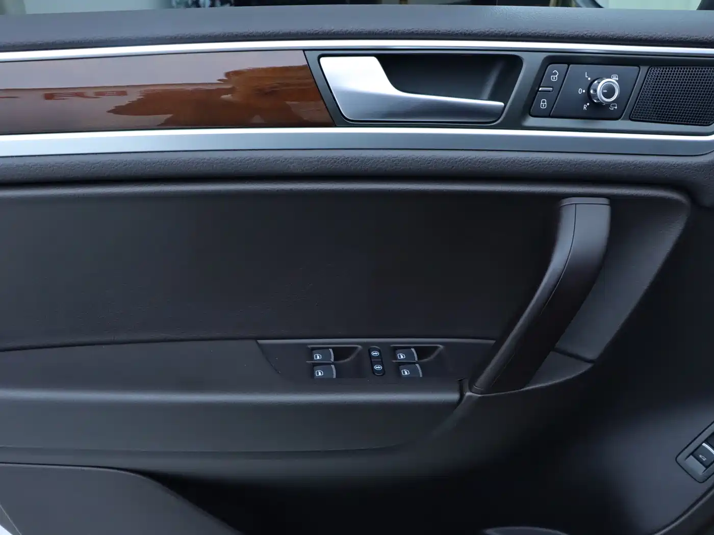 Volkswagen Touareg 2015 3.0TSI Comfort Edition фото 11
