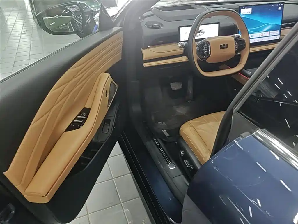Geely Galaxy Galaxy Xingyao 8 2025 130km EM-P Starship Edition фото 16