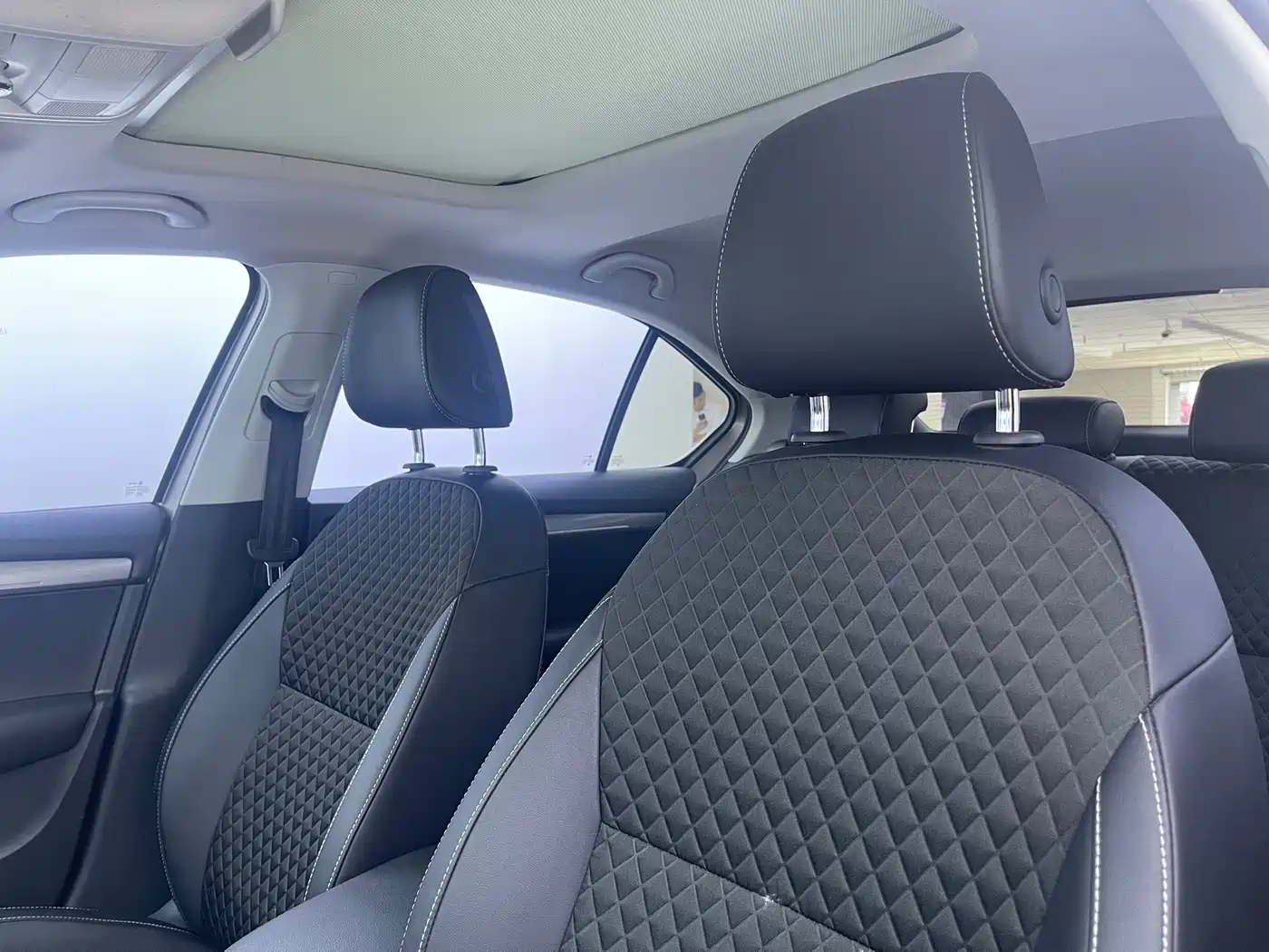 Škoda Octavia 2018 1.6L Automatic Luxury фото 10