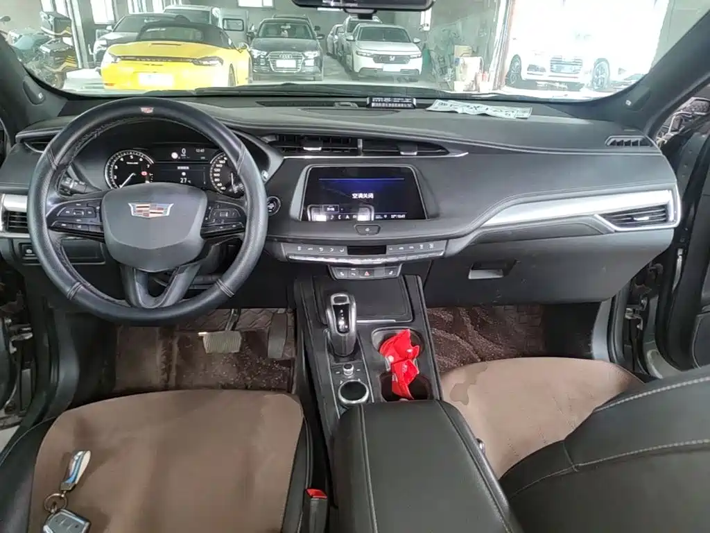 Cadillac XT4 2019 2018 28T FWD Leading Edition