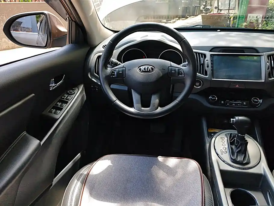 Kia Sportage 2016 2.0L Automatic 2WD DLX фото 15