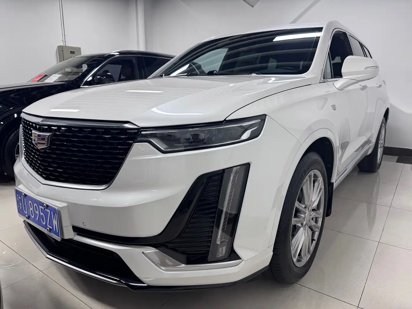 CADILLAC XT6