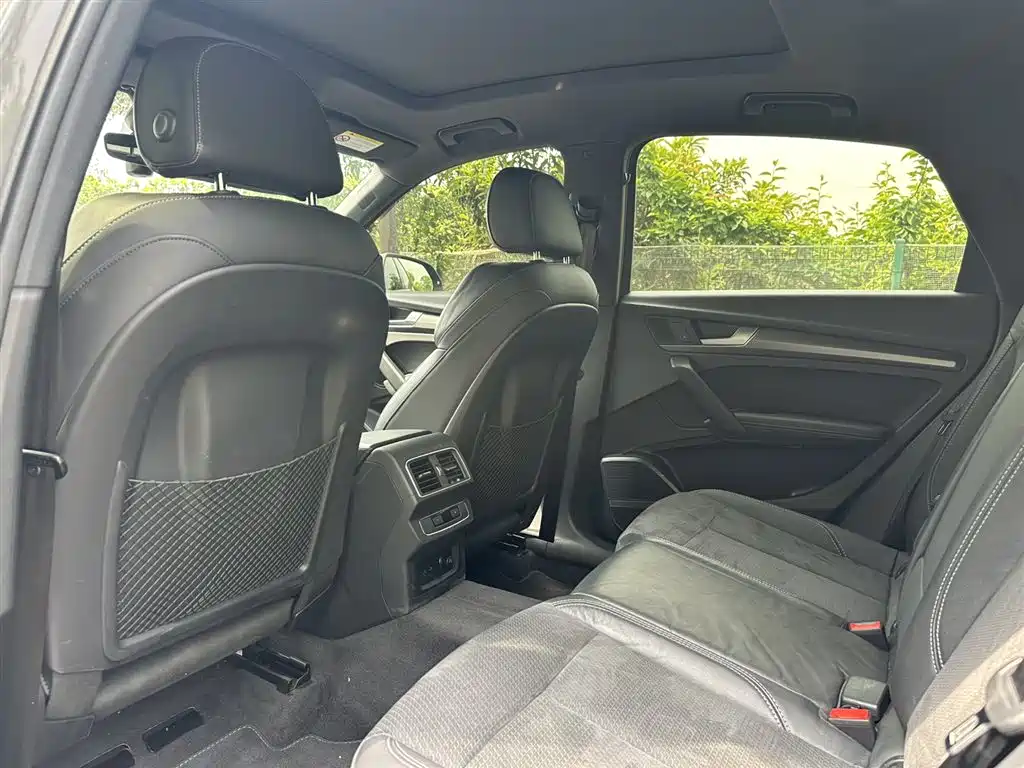 Audi Q5L Sportback 2021 40 TFSI Launch Special Edition фото 13