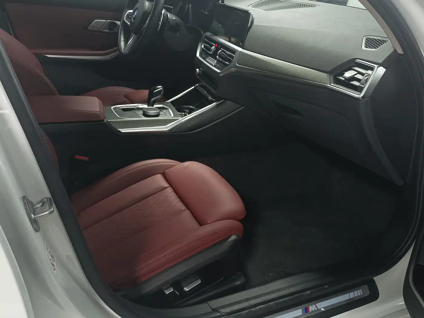 BMW 3 Series 2022 325Li M Sport Shadow Edition фото 11